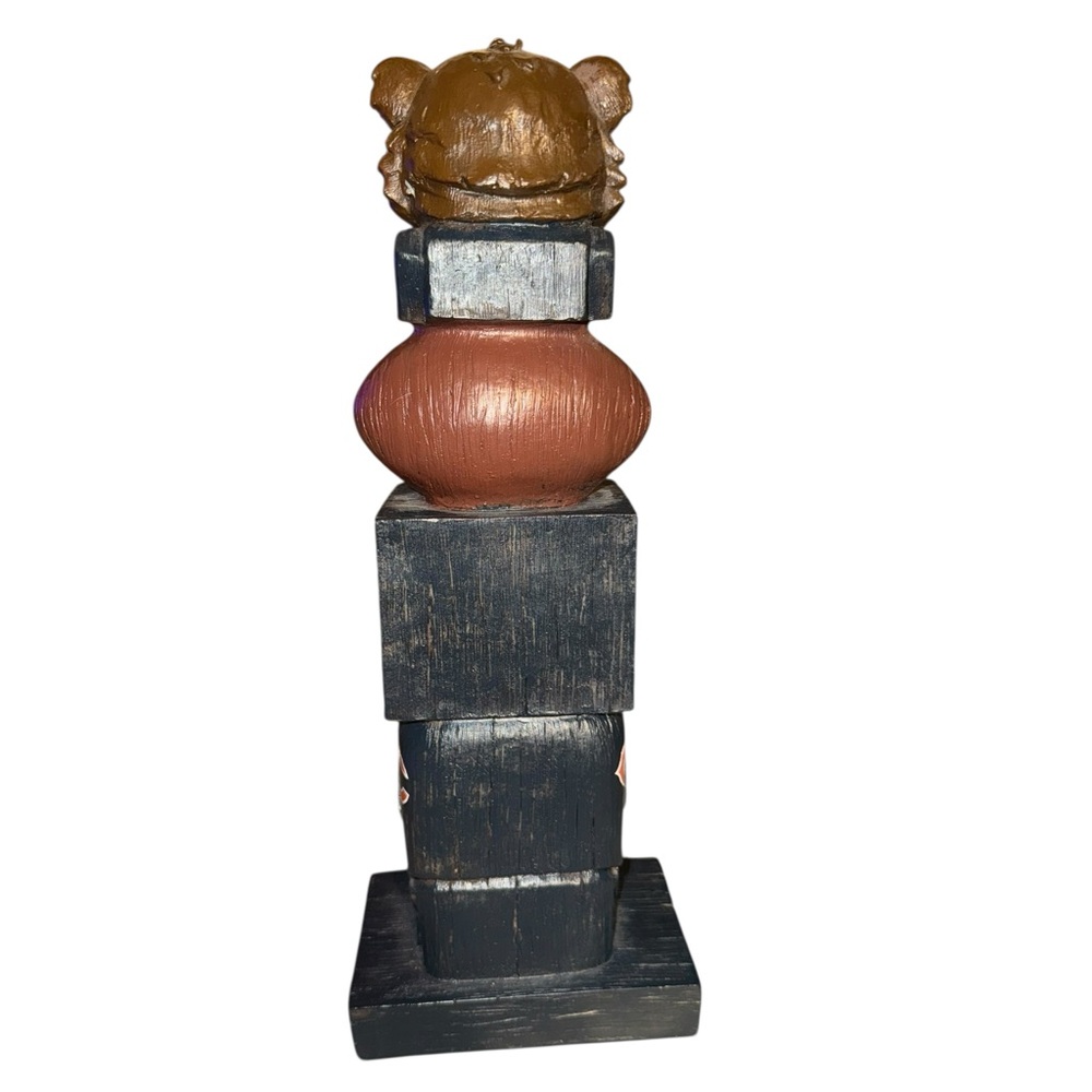 🏈 Chicago Bears Carved Wooden Totem Statue | NFL Garden Decor 🐻 - Picture 5 of 6